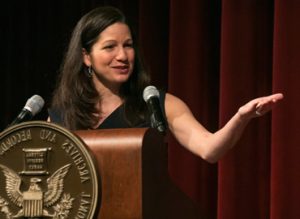 Kekuatan Otoritas Sang Pembicara Publik Waktu berbicara di depan umum