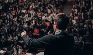 training public speaking tantangan presentasi persuasi
