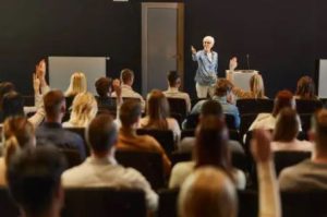 Public Speaking Untuk Motivasi di tempat kerja