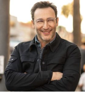 mengoptimalkan public speaking untuk pengembangan diri ala Simon Sinek