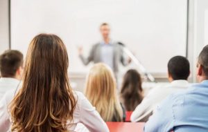 mengoptimalkan public speaking untuk pengembangan diri juru bicara