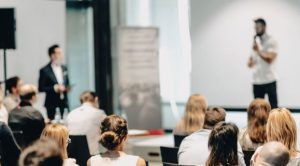 tips berbicara di acara seminar juru bicara indonesia