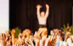 tips berbicara di depan banyak orang dengan efektif