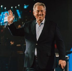 tips berbicara di depan banyak orang menurut John C Maxwell
