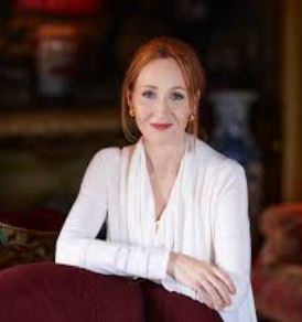 kursus berbicara di depan umum Studi Kasus Sukses Karir Berkat karena Pelatihan Public Speaking JK Rowling