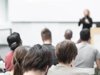 cara mengoptimalkan public speaking untuk motivasi