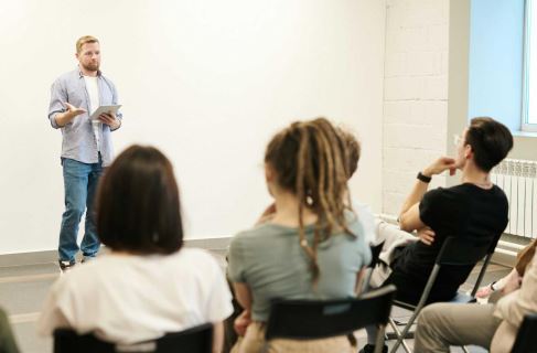 teknik vokal dalam public speaking