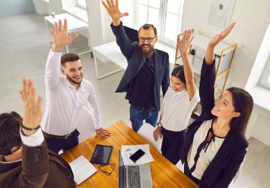 corporate culture budaya kerja tim dengan pendekatan from bored to bold ala juru bicara indonesia